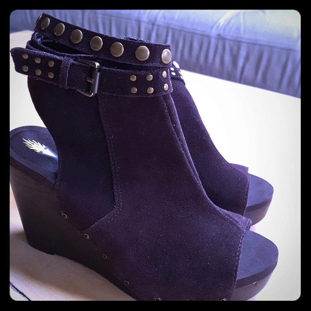 SOLD Brown suede Mules